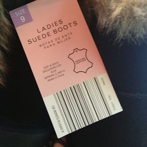 Serra Suade Boots....Faux Uggs...Size 9 - Picture 8 of 8